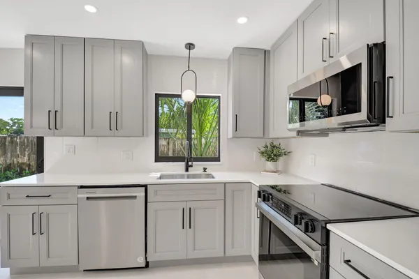 $3,400 | 2894 Florida Boulevard, Delray Beach, FL 33483