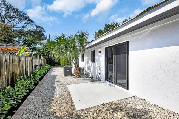 $3,400 | 2894 Florida Boulevard, Delray Beach, FL 33483