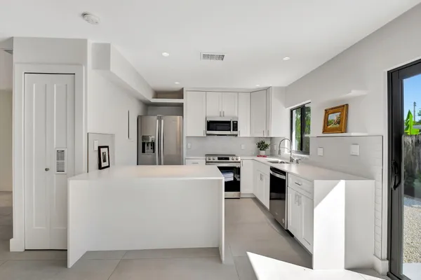 $3,400 | 2894 Florida Boulevard, Delray Beach, FL 33483