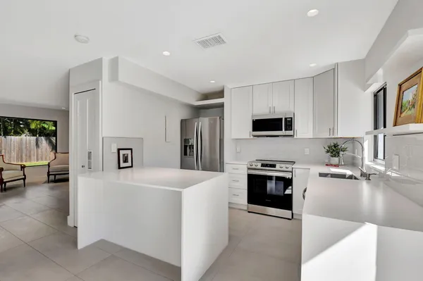 $3,400 | 2894 Florida Boulevard, Delray Beach, FL 33483