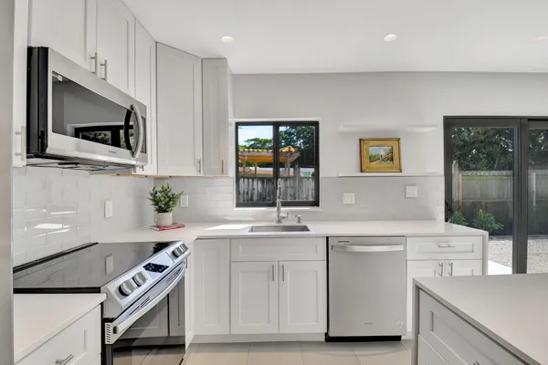 $3,400 | 2894 Florida Boulevard, Delray Beach, FL 33483