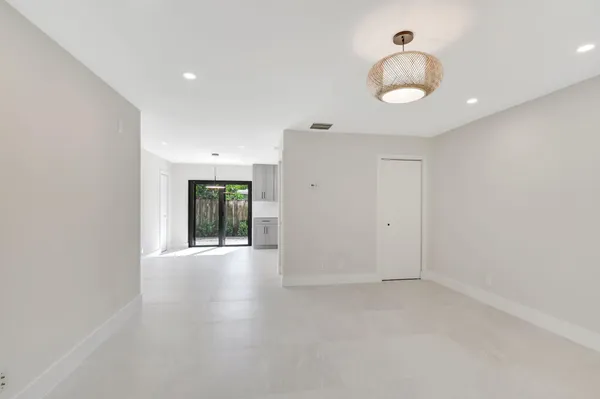 $3,400 | 2894 Florida Boulevard, Delray Beach, FL 33483