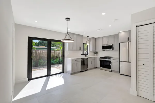 $3,400 | 2894 Florida Boulevard, Delray Beach, FL 33483