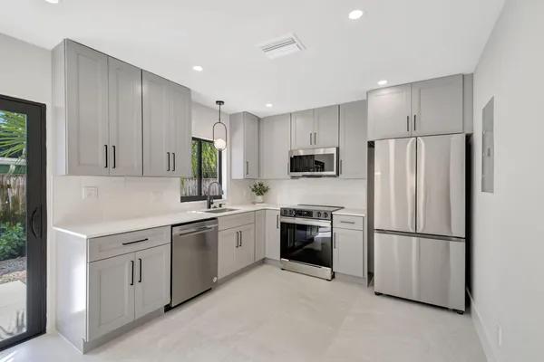 $3,400 | 2894 Florida Boulevard, Delray Beach, FL 33483