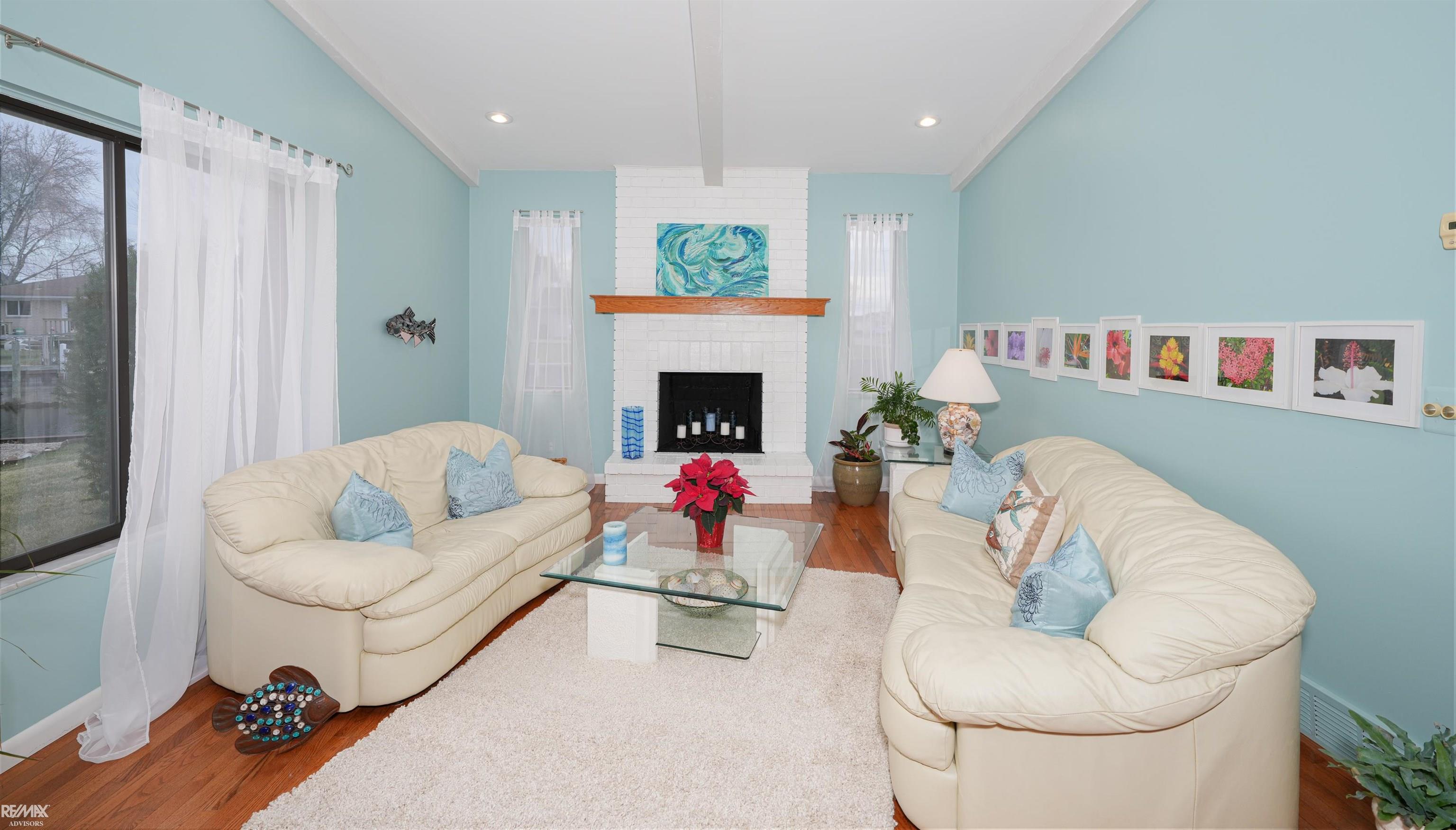 7244 Riverside Drive Algonac, MI 48001 - Photo 15 of 28 50097358-14.JPG