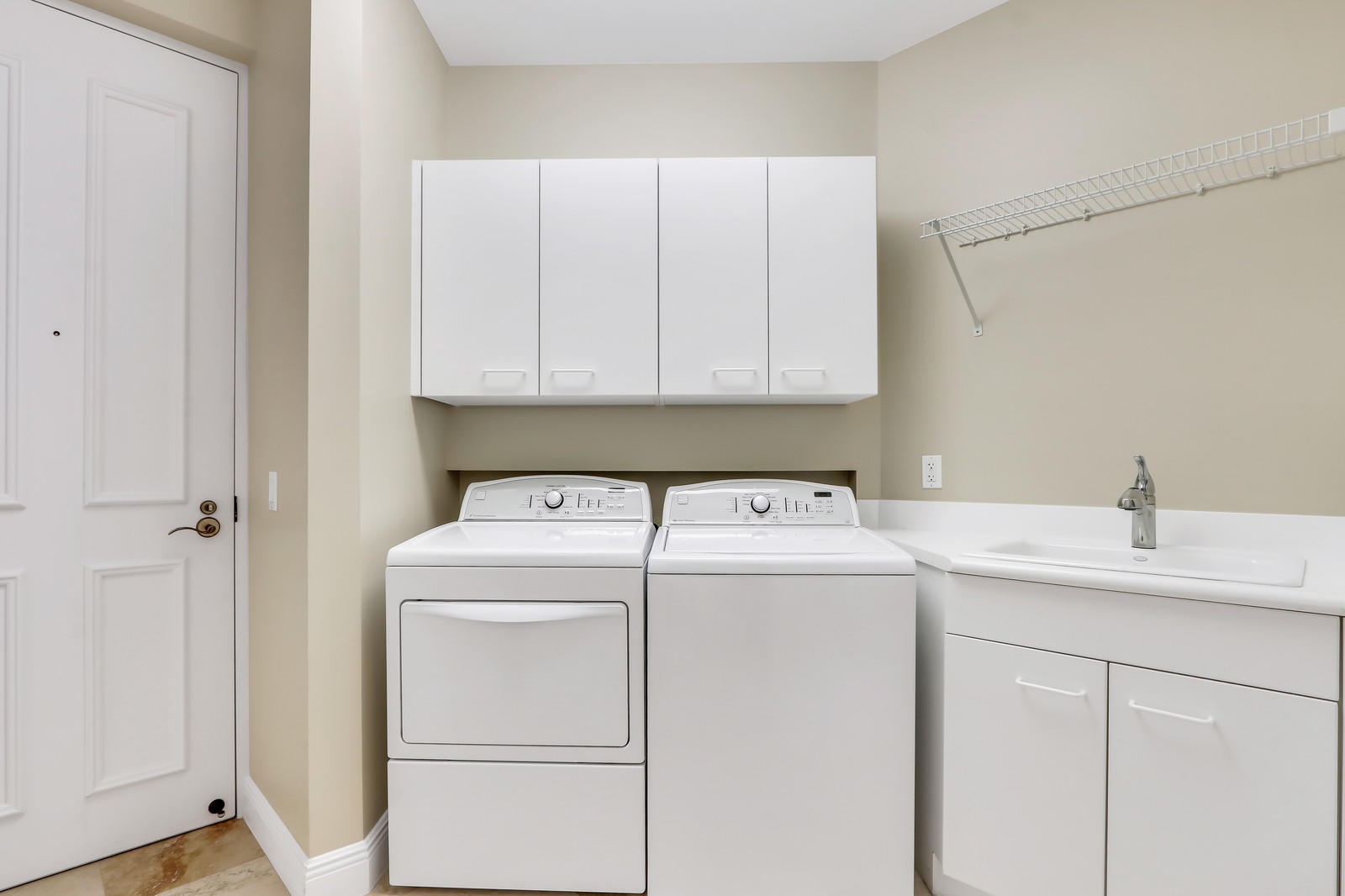 500 Highway 1, Unit 602 Jupiter, FL 33477 - Photo 35 of 61 Laundry Room