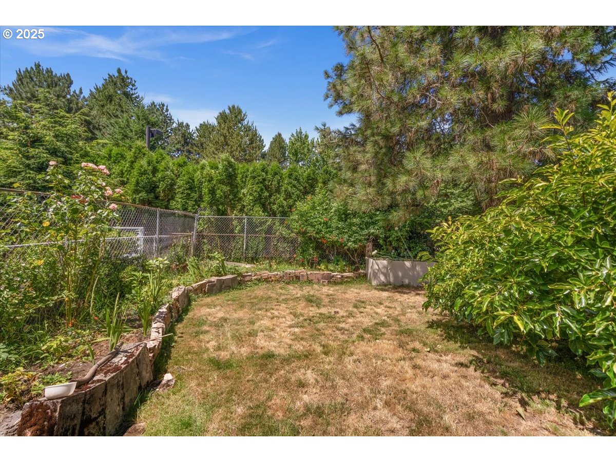 1611 Camino Drive Forest Grove, OR 97116 - Photo 19 of 24