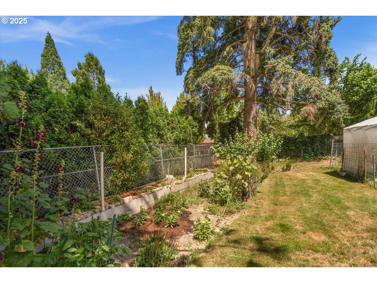 1611 Camino Drive Forest Grove, OR 97116 - Photo 20 of 24