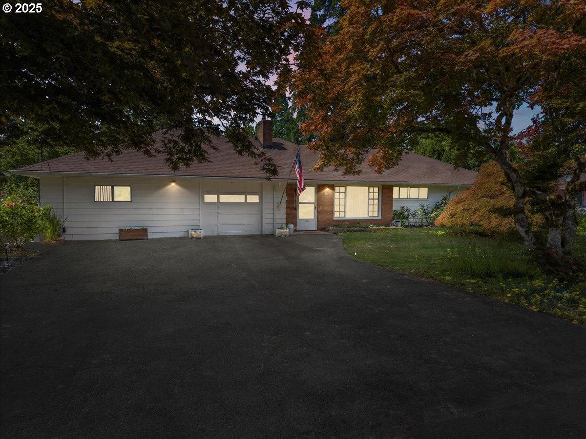 1611 Camino Drive Forest Grove, OR 97116 - Photo 2 of 24