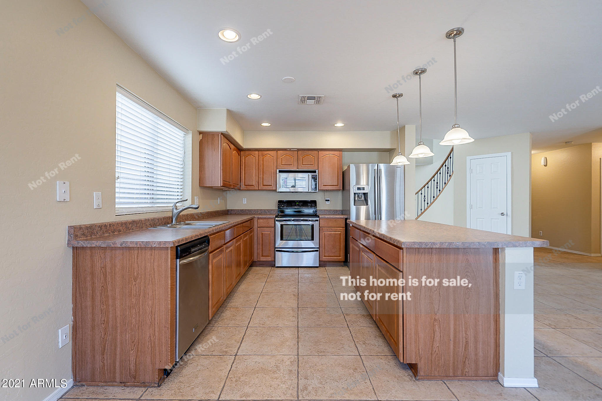 2918 West Fremont Rd. Phoenix, AZ 85041 - Photo 4 of 42 listing_1