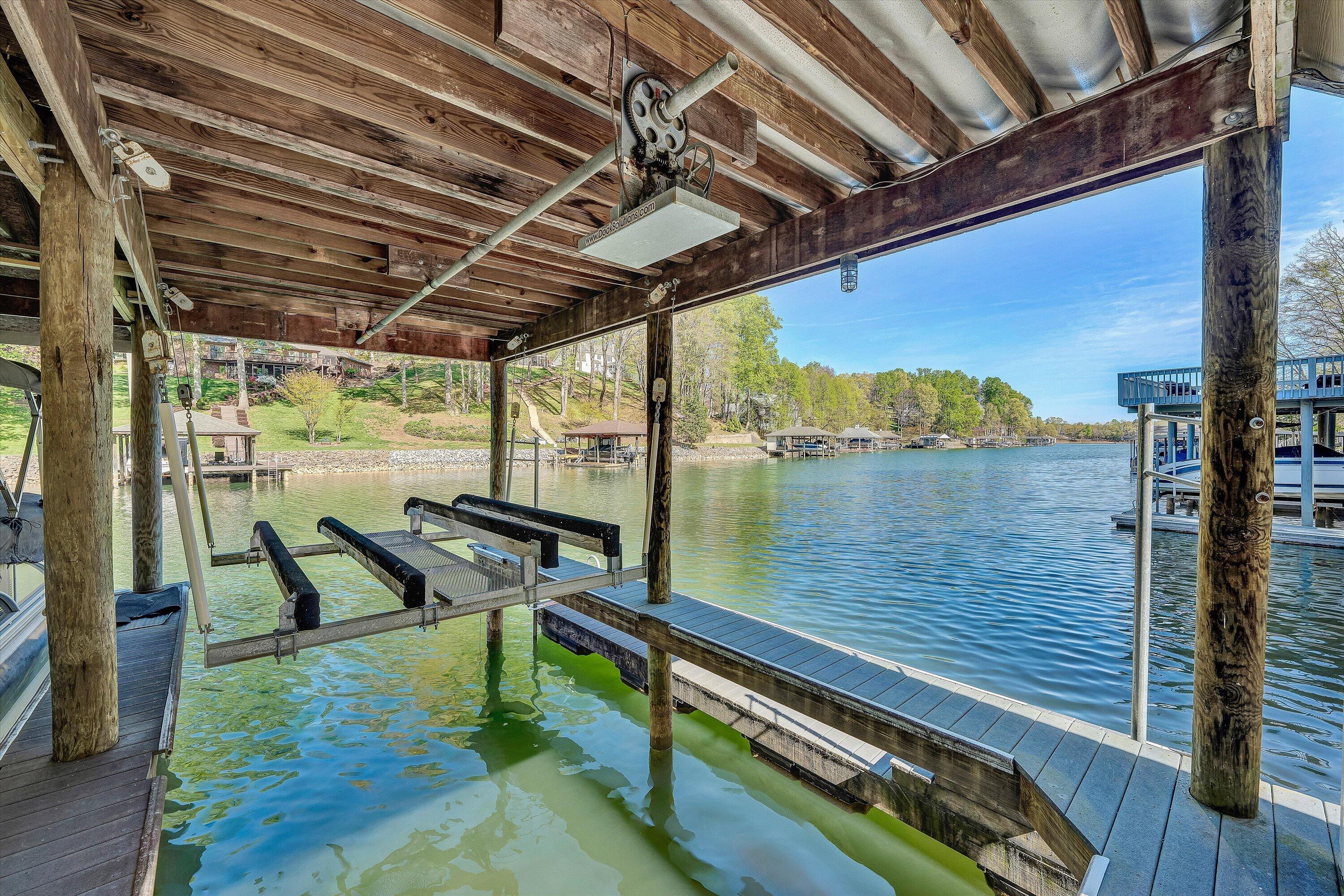 145 Channelview Drive Moneta, VA 24121 - Photo 7 of 62 50-DSC00154