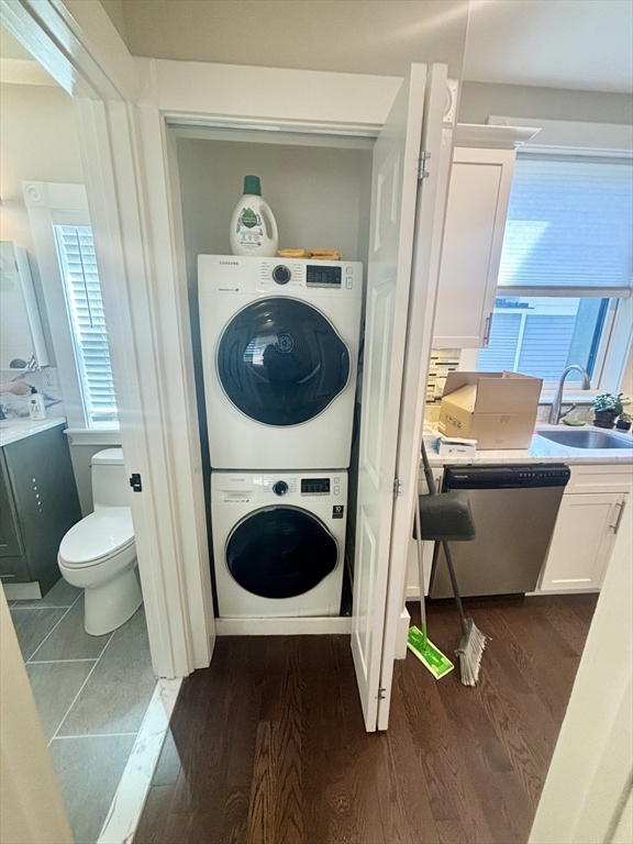 48 Magazine Street, Unit 3 Cambridge, MA 02139 - Photo 9 of 15 a view of living room washer and dryer