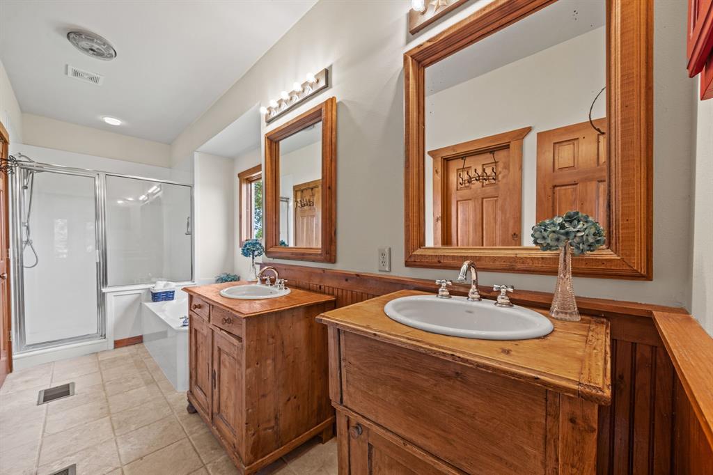 535 Cullins Road Rockwall, TX 75032 - Photo 9 of 23 Primary Bathroom