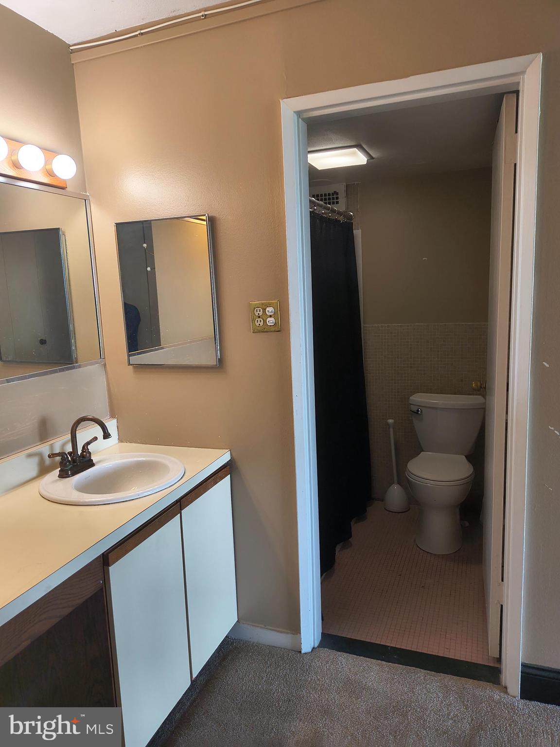 3900 West Ford Road, Unit 17M Philadelphia, PA 19131 - Photo 13 of 14