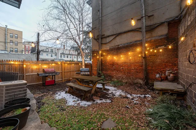 $2,700 | 413 1st Street, Unit 2E, Hoboken, NJ 07030