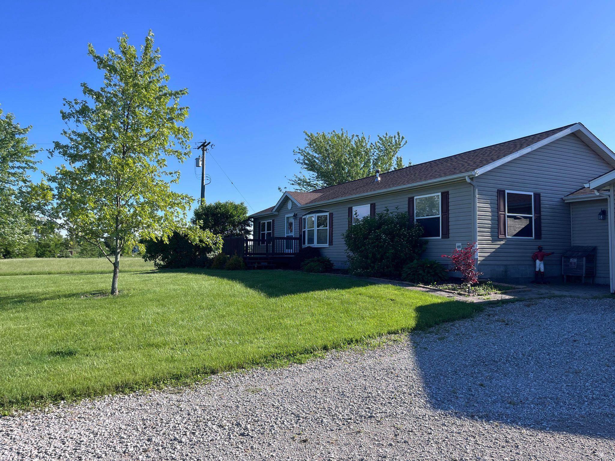5875 Vincent Road North Street, MI 48049 - Photo 3 of 24 50143594-cbcaeb23-6812-47b9-bd66-b41187b48ecb.JPG