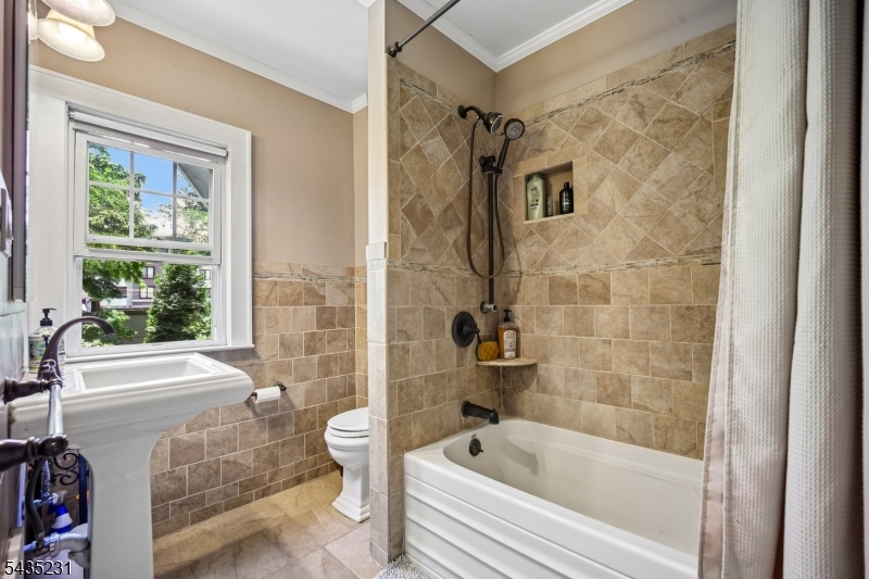 76 Meadowbrook Road Short Hills, NJ 07078 - Photo 13 of 18