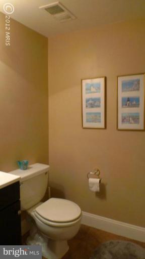 8495 Springfield Oaks Drive Springfield, VA 22153 - Photo 18 of 24 Bath