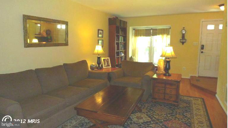 8495 Springfield Oaks Drive Springfield, VA 22153 - Photo 21 of 24 Living Room