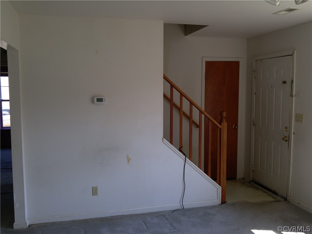 16023 Richmond Road Callao, VA 22435 - Photo 3 of 18 Living Room