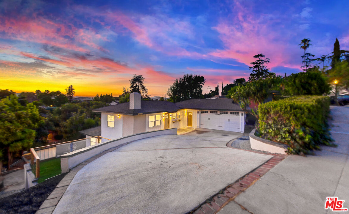 1805 Parkview Drive Alhambra, CA 91803 - Photo 3 of 36