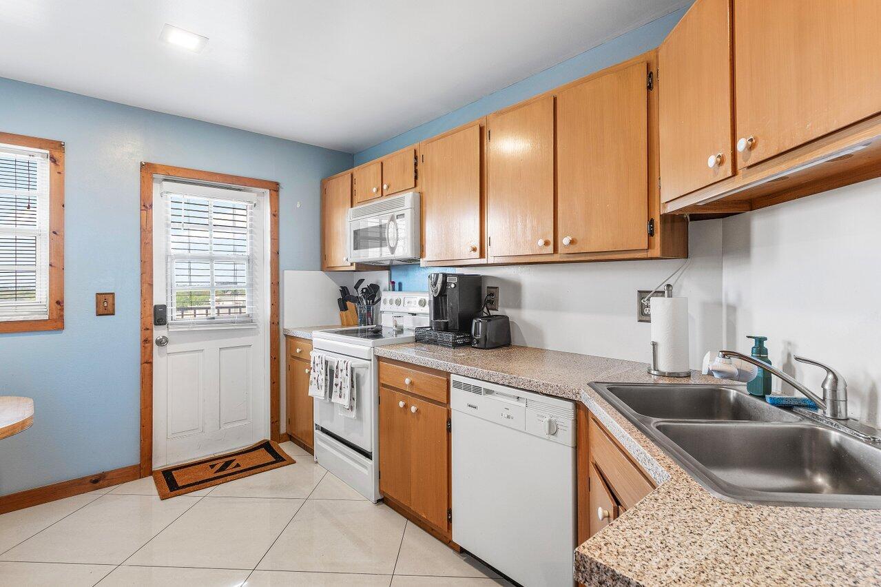 9101 West Sample Road, Unit 805 Coral Springs, FL 33065 - Photo 4 of 29 002-9101WestSampleRoad-805-CoralSprings-