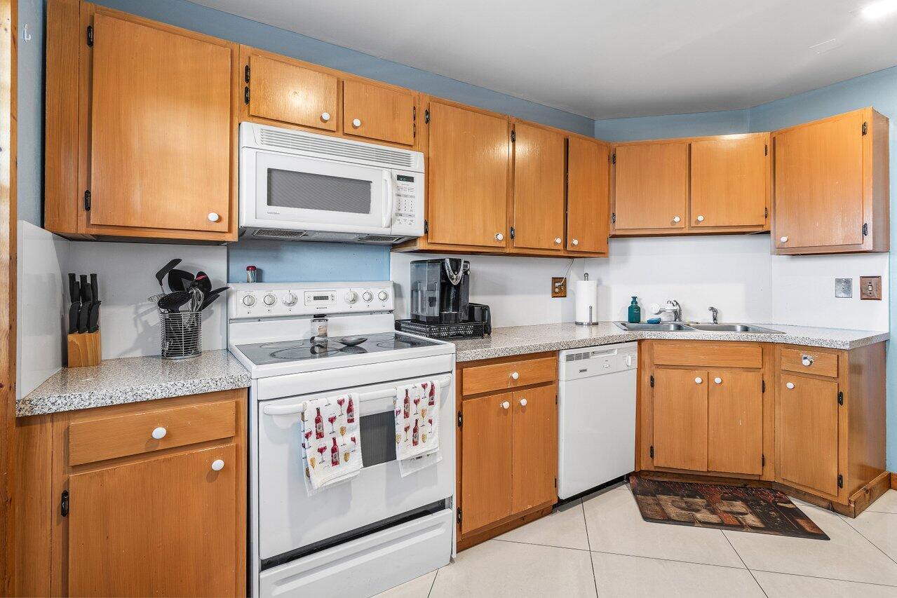 9101 West Sample Road, Unit 805 Coral Springs, FL 33065 - Photo 7 of 29 005-9101WestSampleRoad-805-CoralSprings-