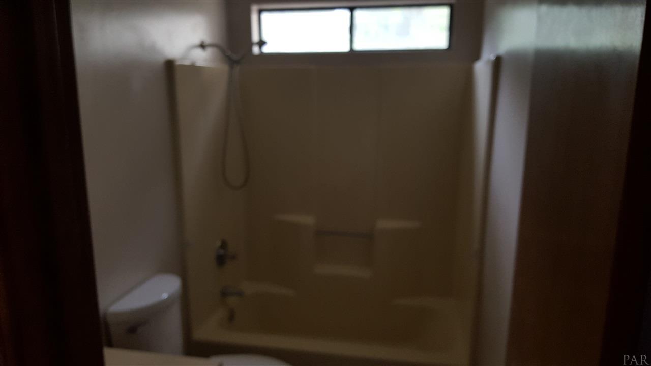 5709 Northrop Road Milton, FL 32570 - Photo 9 of 10 Gallery Image 9