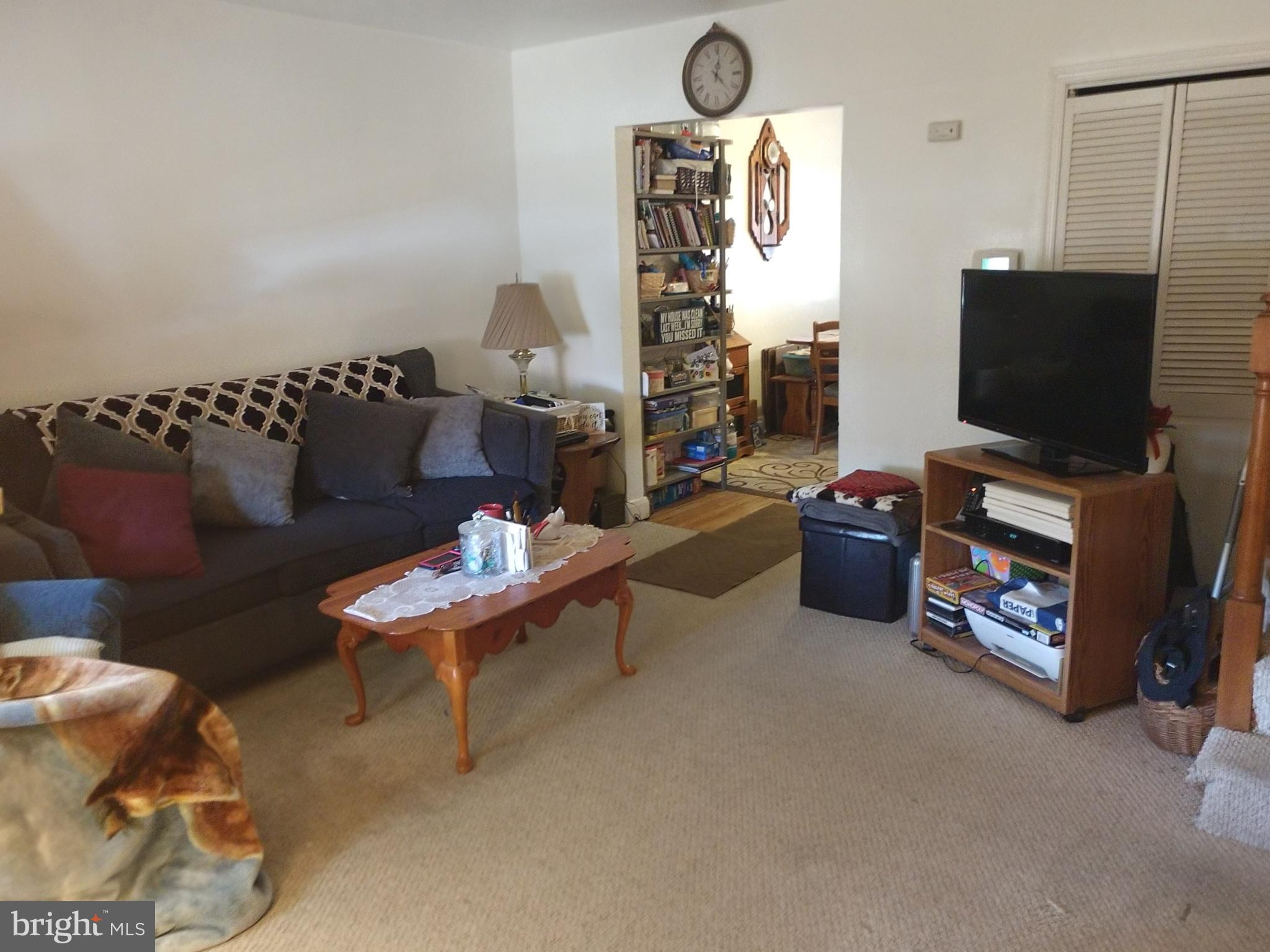 310 Grovethorn Road Middle River, MD 21220 - Photo 3 of 20 Living room