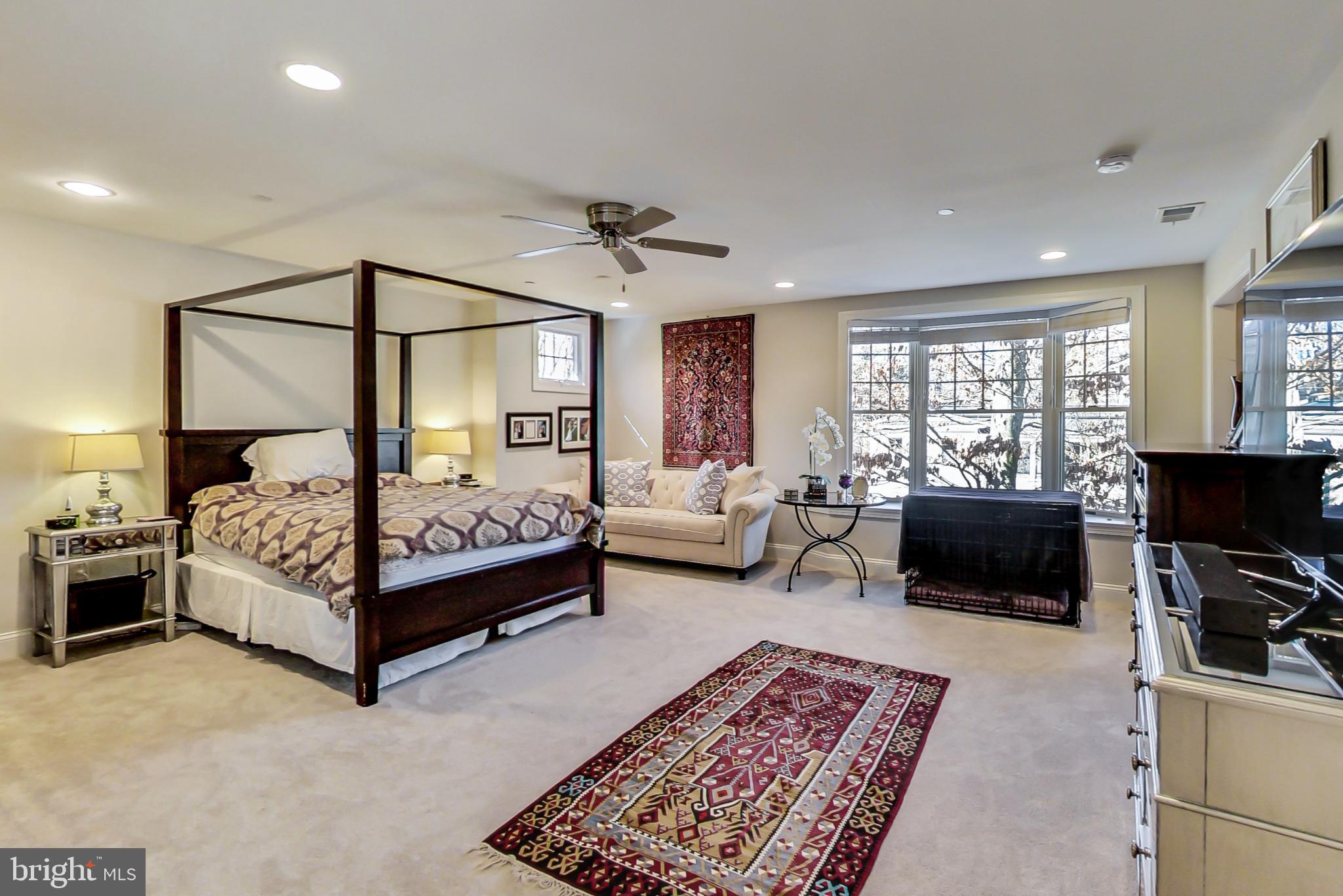 5922 Walhonding Road Bethesda, MD 20816 - Photo 25 of 65 Primary Bedroom