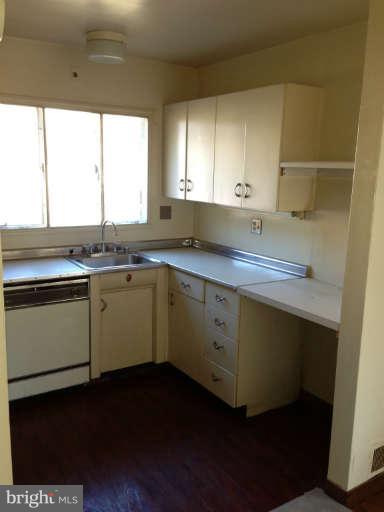 7407 Axton Street Springfield, VA 22151 - Photo 5 of 7 Kitchen