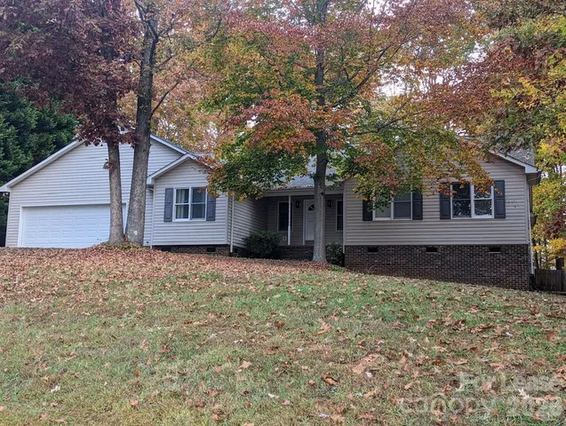 $2,150 | 3984 Wind Rock Court, Denver, NC 28037