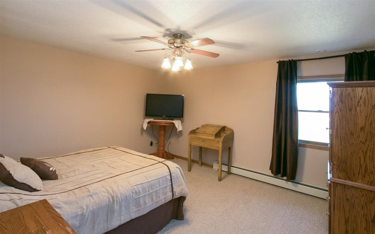 3862 565th Street Southwest Riverside, IA 52327 - Photo 7 of 25 Gallery Image 7