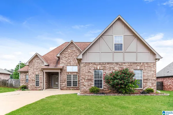 $329,000 | 332 Tanglewood Circle, Alabaster, AL 35007
