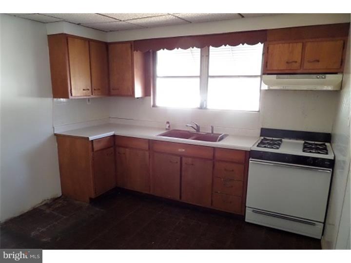 223 Dickinson Road Glassboro, NJ 08028 - Photo 3 of 11