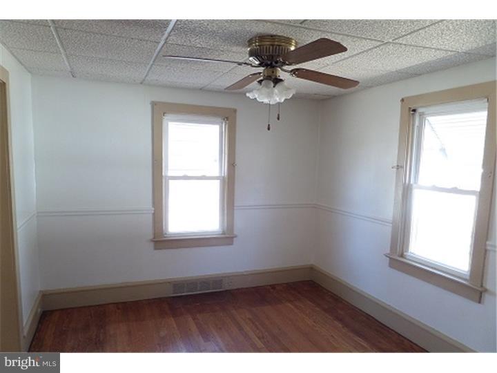 223 Dickinson Road Glassboro, NJ 08028 - Photo 4 of 11