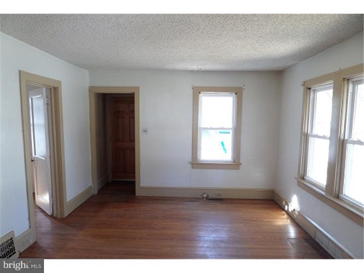 223 Dickinson Road Glassboro, NJ 08028 - Photo 5 of 11