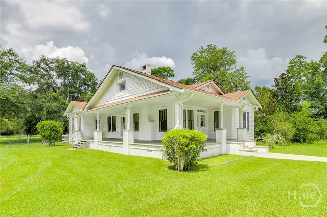 $325,000 | 105 Church Street, Bloomingdale, GA 31302