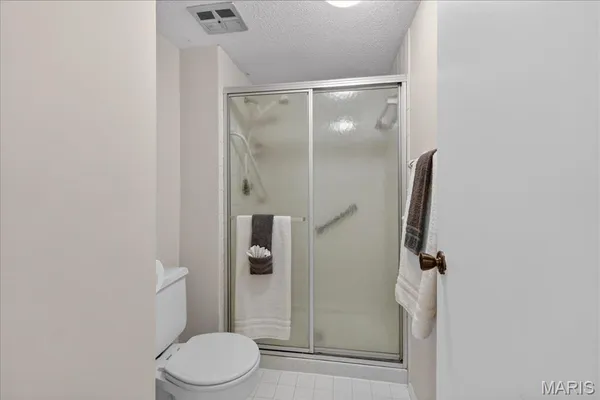 $199,900 | 539 Coeur De Royale Drive, Unit 204, Creve Coeur, MO 63141