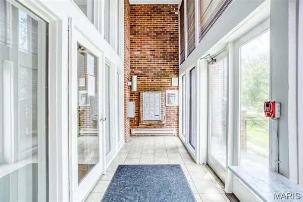 $199,900 | 539 Coeur De Royale Drive, Unit 204, Creve Coeur, MO 63141