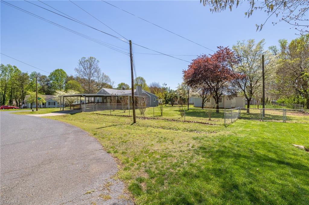 4009 Merton Road Greensboro, NC 27455 - Photo 31 of 32 Gallery Image 31