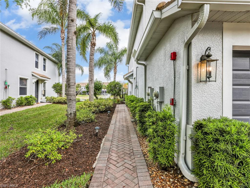 15620 Marcello Circle, Unit 160 Naples, FL 34110 - Photo 4 of 38