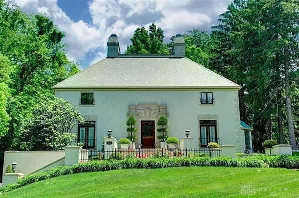 $1,100,000 | 6460 Kings Grant Pass, Dayton, OH 45459