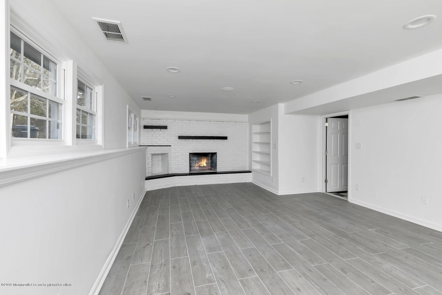 111 Stavola Road Middletown, NJ 07748 - Photo 15 of 27 Family Room