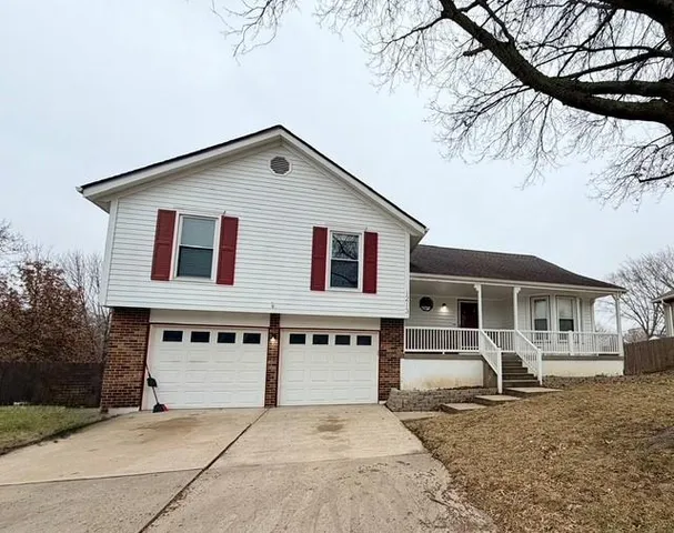 $349,900 | 1213 Northeast Ball Drive, Lee's Summit, MO 64086