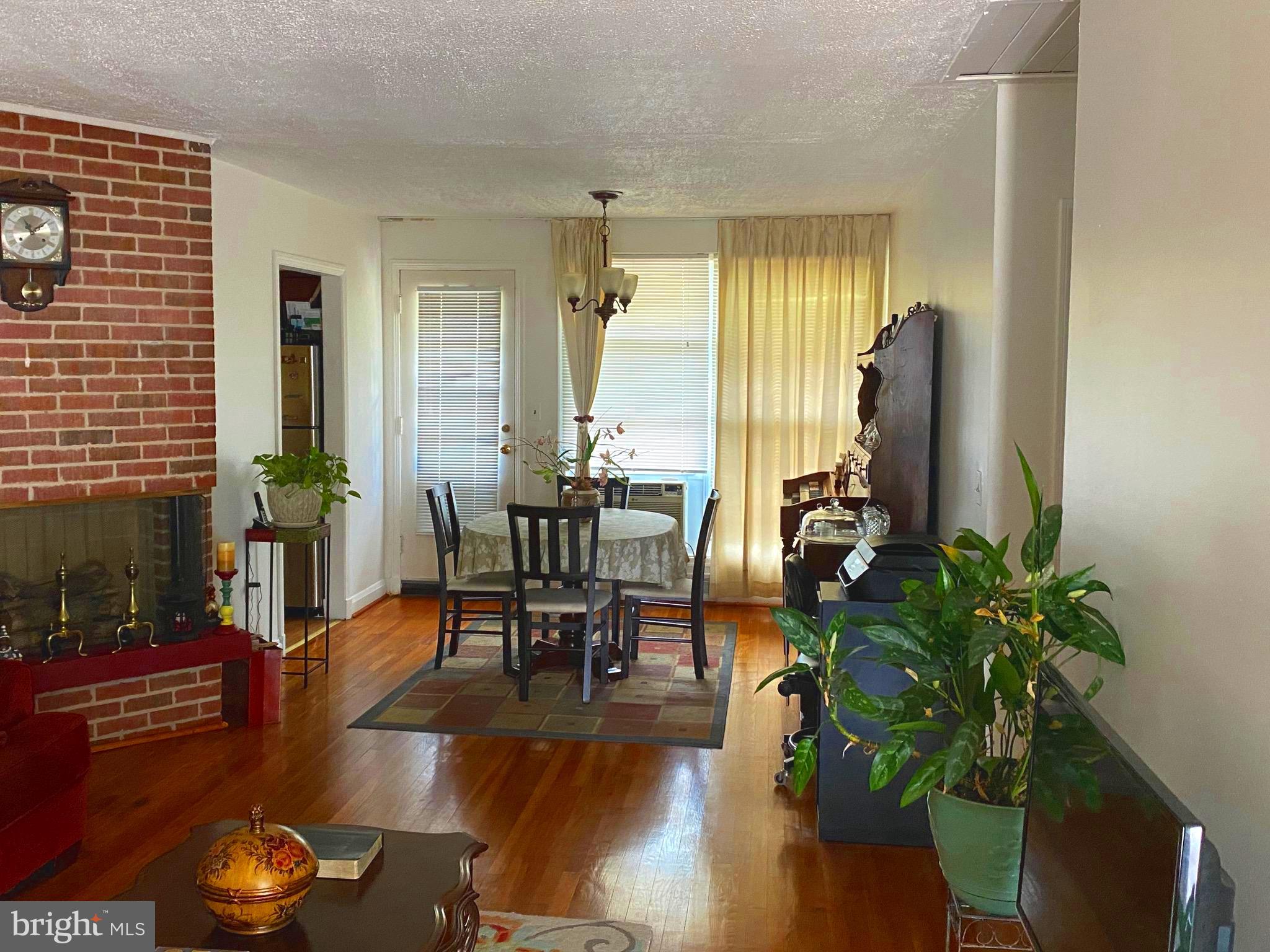 3428 Ripple Road Baltimore, MD 21244 - Photo 2 of 32
