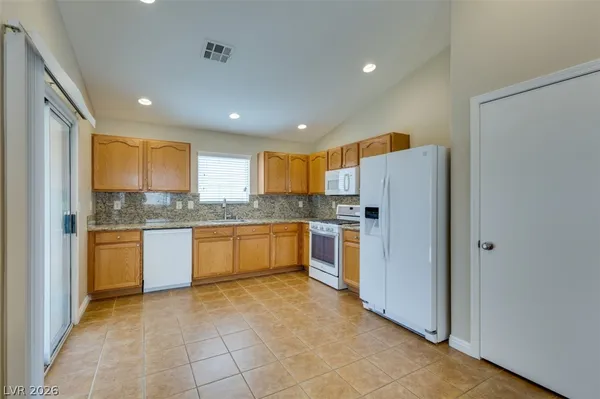 $1,998 | 5924 Oakton Street, Las Vegas, NV 89130