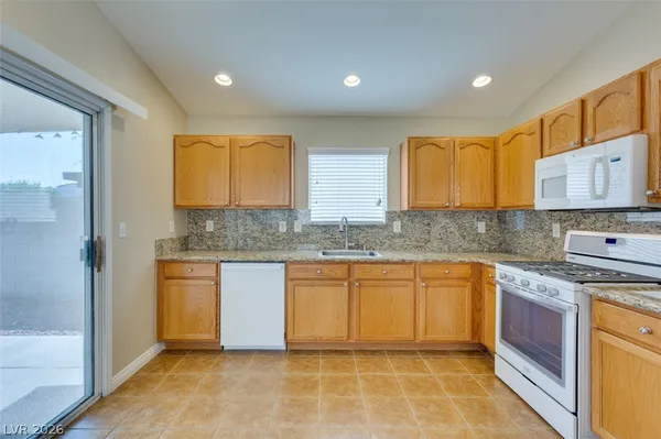 $1,998 | 5924 Oakton Street, Las Vegas, NV 89130