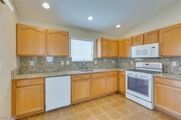 $1,998 | 5924 Oakton Street, Las Vegas, NV 89130