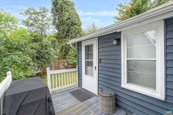 $2,500 | 800 Anderson Street, Charlottesville, VA 22903